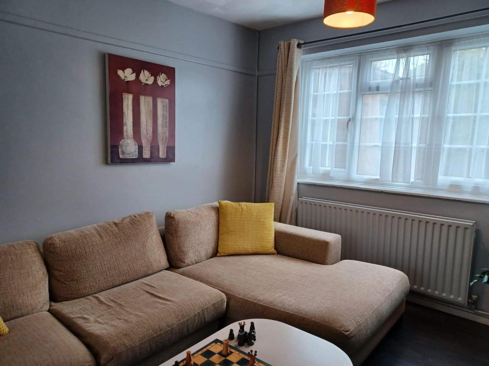Poynters House: Spacious 2-Bedroom Group Accommodation in Luton Luton  Exterior photo