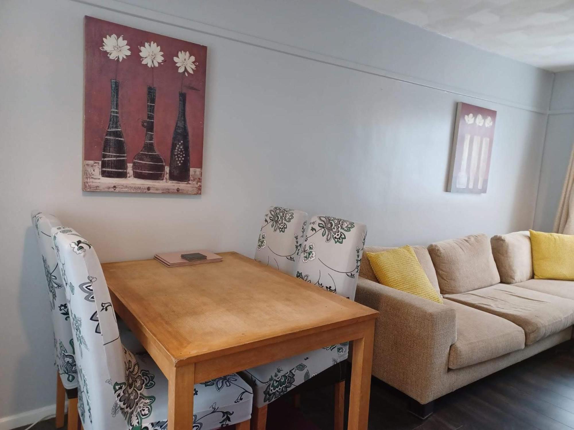 Poynters House: Spacious 2-Bedroom Group Accommodation in Luton Luton  Exterior photo